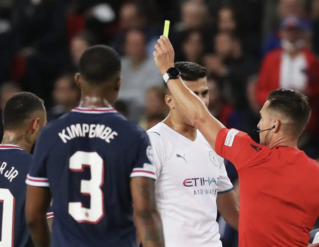 半岛体育入口 -76人官方公布新规，莫兰特引发争议，逆转取胜球迷热议！