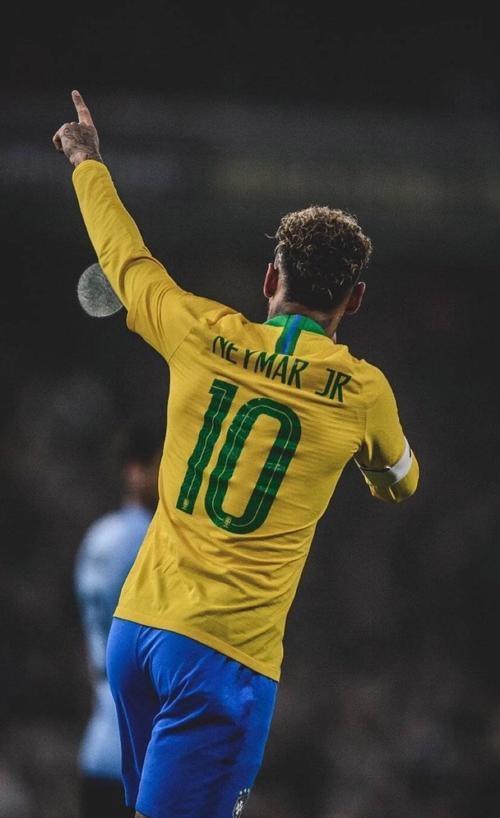 半岛体育 - 内马尔新星惊险取胜表现惊艳，美国队未来可期！